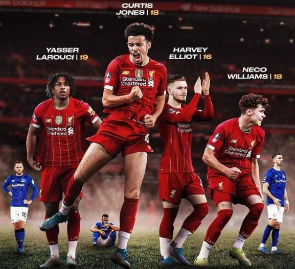 埃芬博格：我相信诺伊尔会续约，他会把更多机会让给乌尔比希（埃芬博格：看好诺伊尔续约，并将更多出场机会留给乌尔比希）