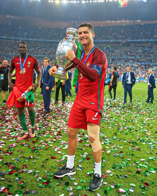 德乙前瞻：杜塞尔多夫大幅迫近降级区，沙尔克需3分巩固榜首