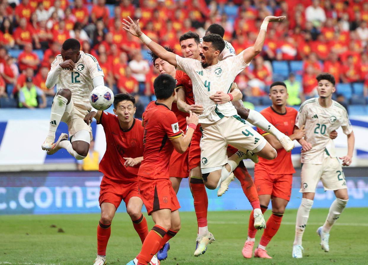 热刺欧罗巴寻出线契机 数据示本场有望2-1取胜（热刺欧联冲击出线良机 数据看好本场2-1胜出）